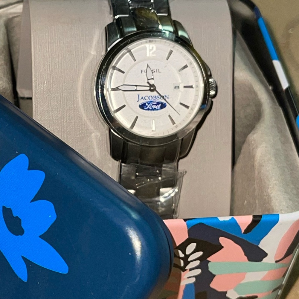 ✅2/$30✅Fossil NWT FORD watch in designed fossil tin container! Silver Band!